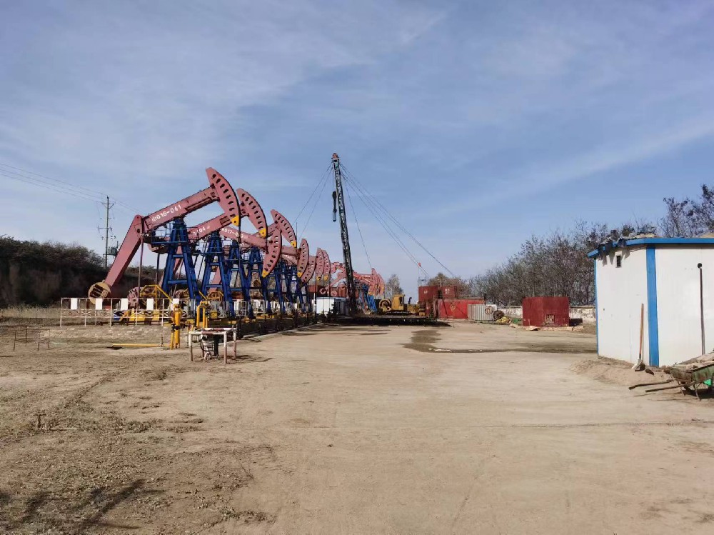 油田化学助剂在油田开发中发挥着重要作用